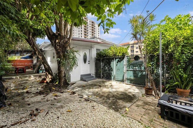 Building Photo - 3690 SW 9th Terrace