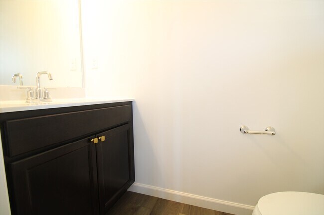 Building Photo - 37 Wingtip Ct