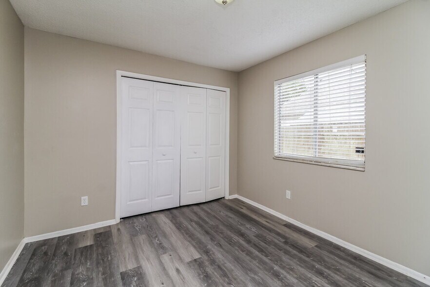 Building Photo - 235 S Shadow Bay Dr