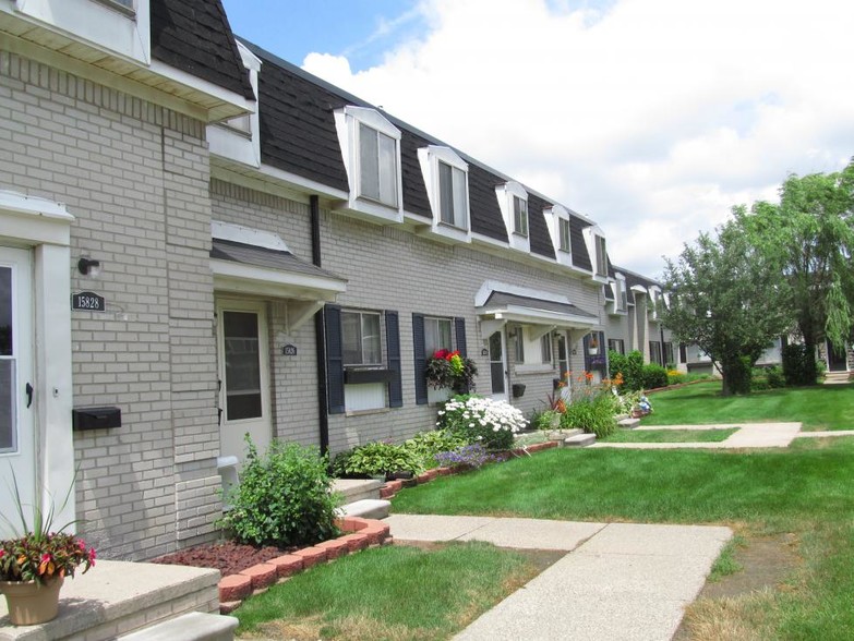 Southgate Park - Southgate Park Apartments and Townhomes