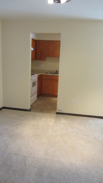 Building Photo - 2320 N Nordica Ave