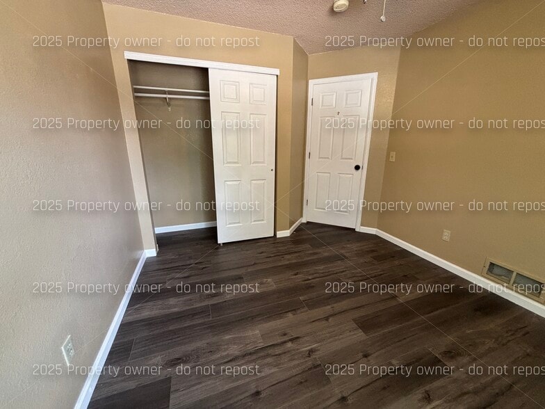 Building Photo - 2010 S Xenia Way