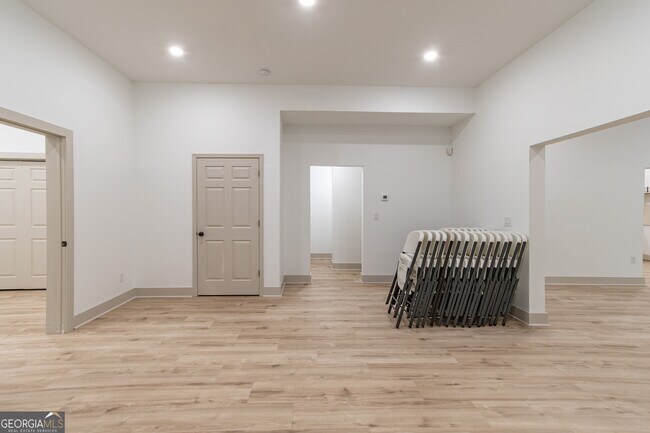 Building Photo - 651 Briarleigh Way