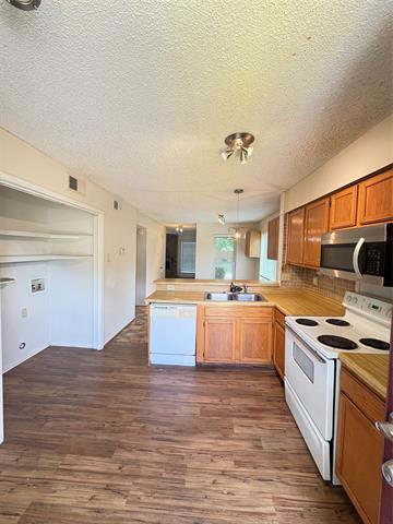 Building Photo - 1805 W Spring Creek Pkwy