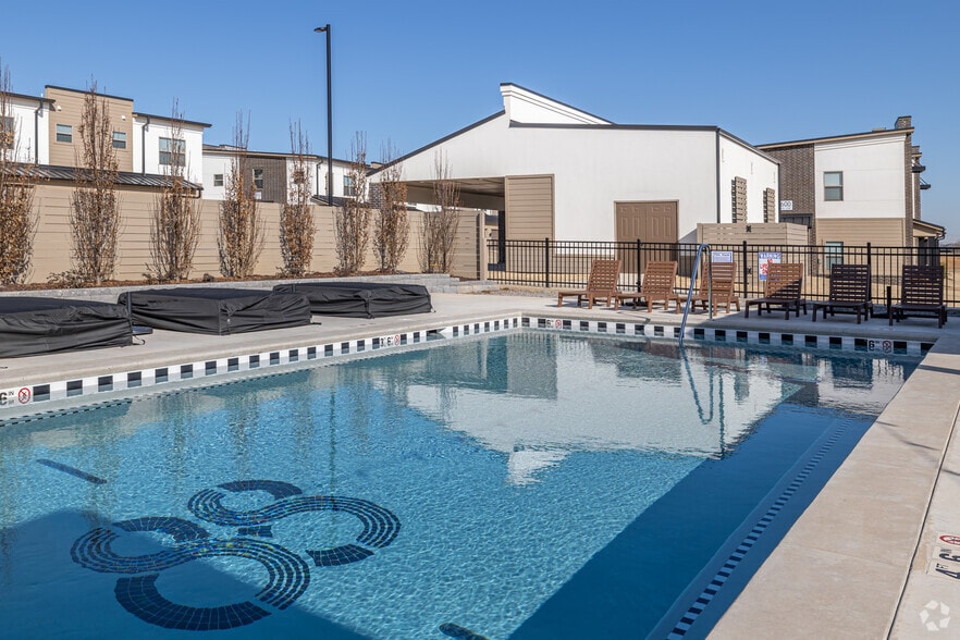 Pool - 88 Chaffee Crossing