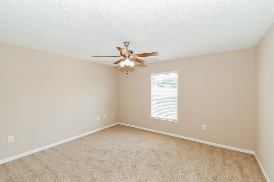 Building Photo - 4459 Marsh Hawk Dr S
