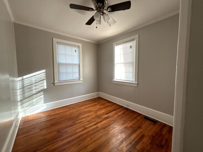 Building Photo - Move-In Ready Home with Spacious Backyard & Prime Location