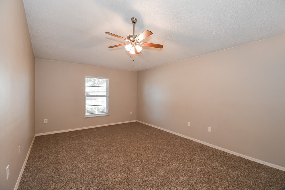 Building Photo - 12451 Glenn Hollow Dr