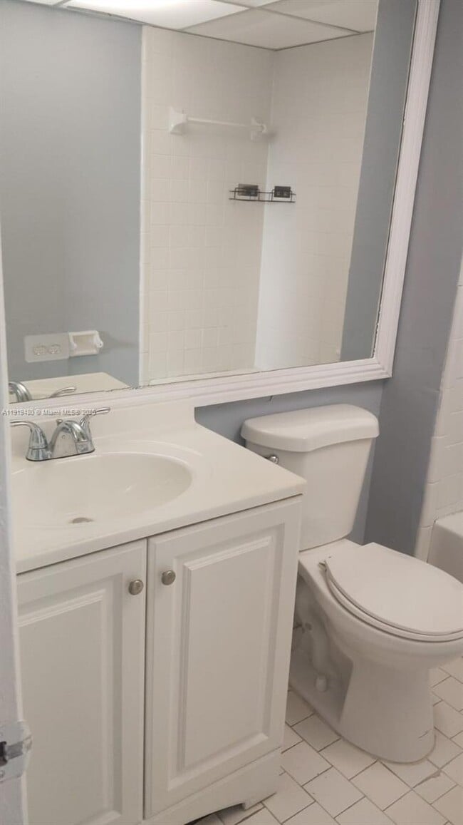 Building Photo - 7910 N Colony Cir