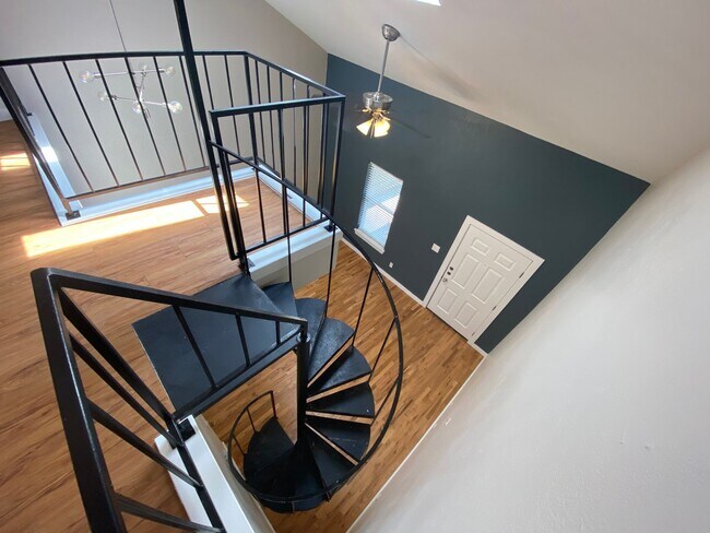 Building Photo - Pecan Walk #304