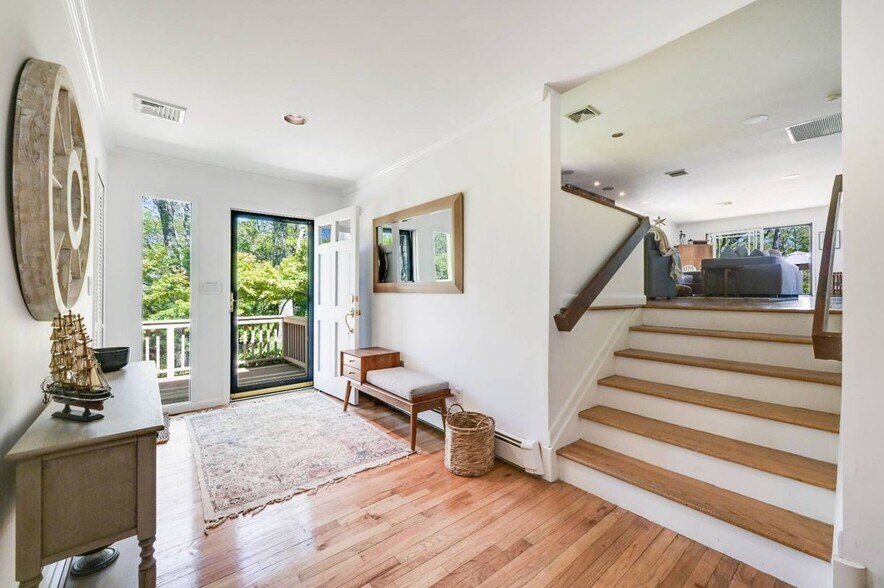 Building Photo - 3 Quadrant Hill Rd