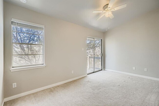 Building Photo - 1827 River Crossing Cir