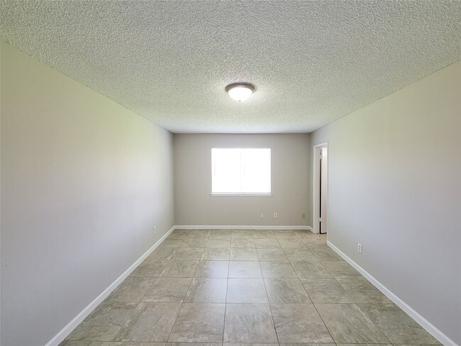 Building Photo - 8530 Quail Burg Ln