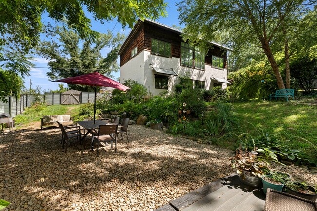 Building Photo - West Asheville Oasis