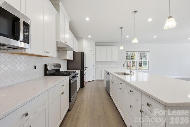 Building Photo - 6425 Cumberland Dr