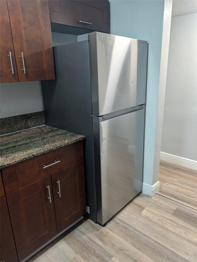 Building Photo - 5820 NW 17th Pl