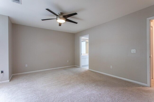 Building Photo - 1214 Cleburne Ave NE