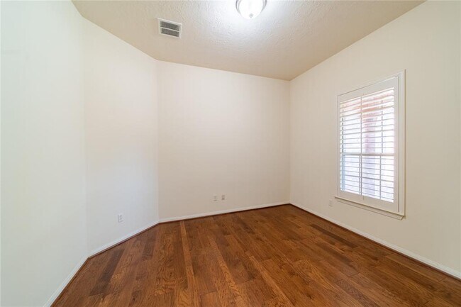 Building Photo - 28210 Cross Creek Springs Ln