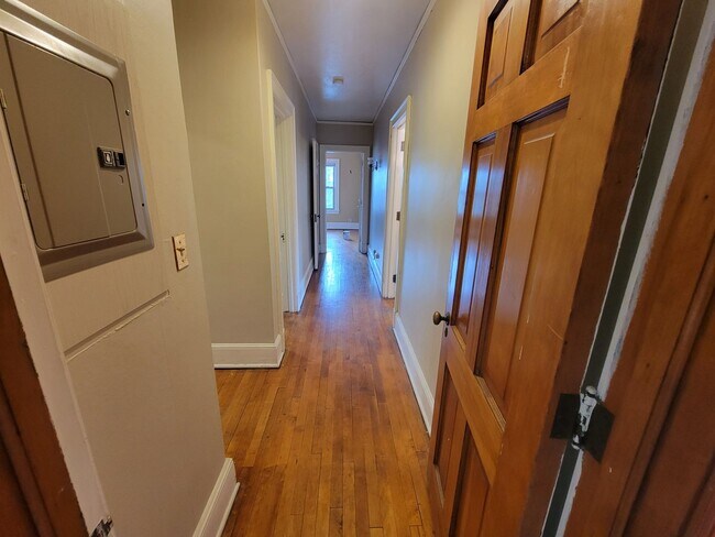 Building Photo - 2002 E 1st St