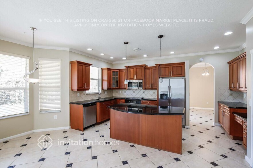 Building Photo - 15611 SW 53rd Ct