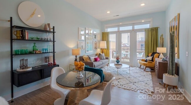 Building Photo - 650 E Brooklyn Vlg Ave