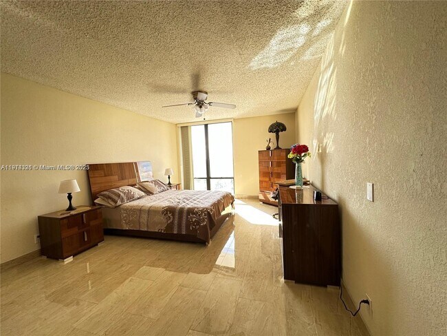 Building Photo - 1600 S Ocean Dr