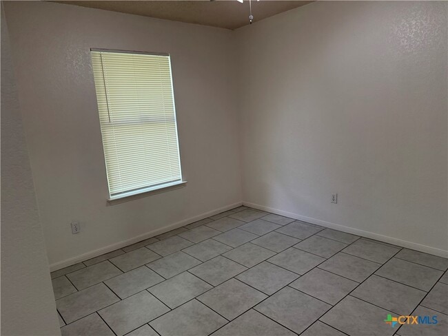 Building Photo - 3404 Granite Dr