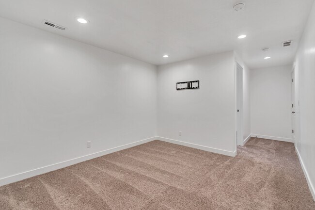 Building Photo - 480 W 1890 S