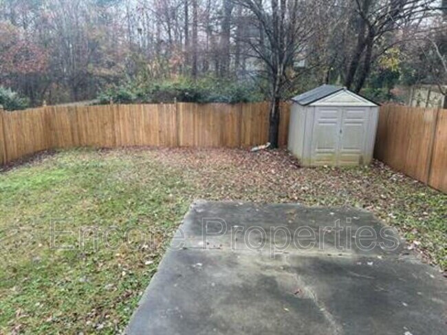 Building Photo - 2220 Bellaire Ave