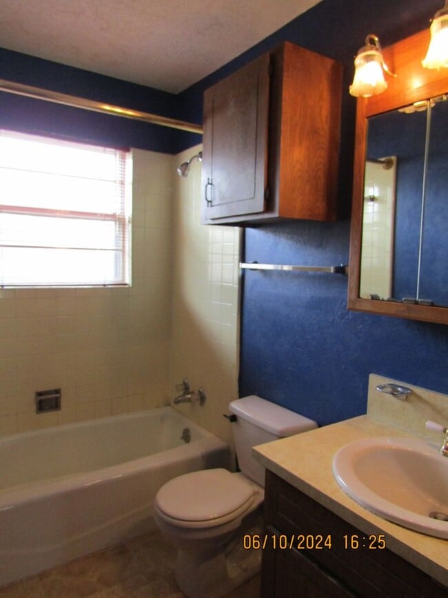 Building Photo - Great home located in Terrace Hills!