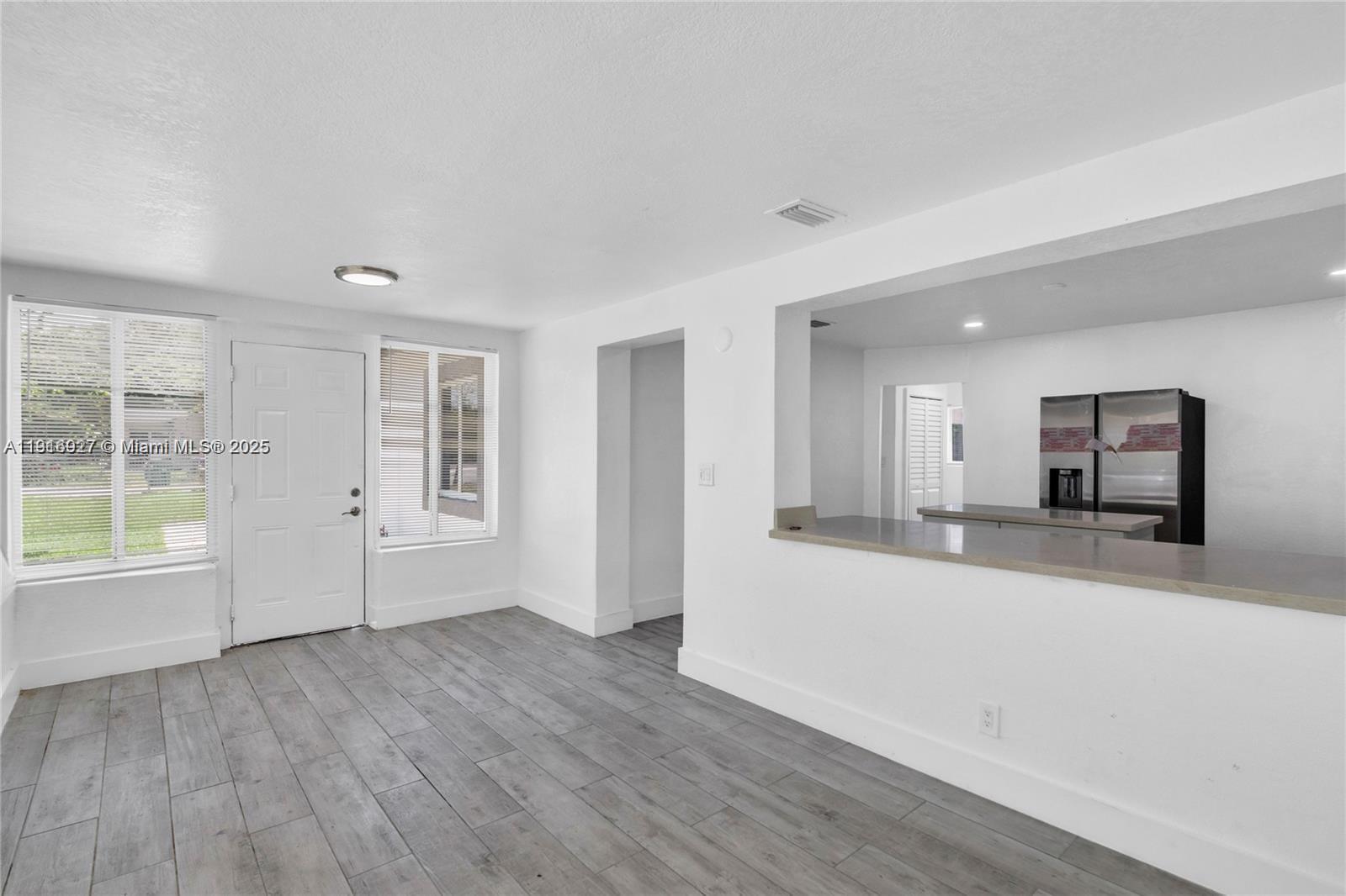 Building Photo - 16200 NE 3rd Ave