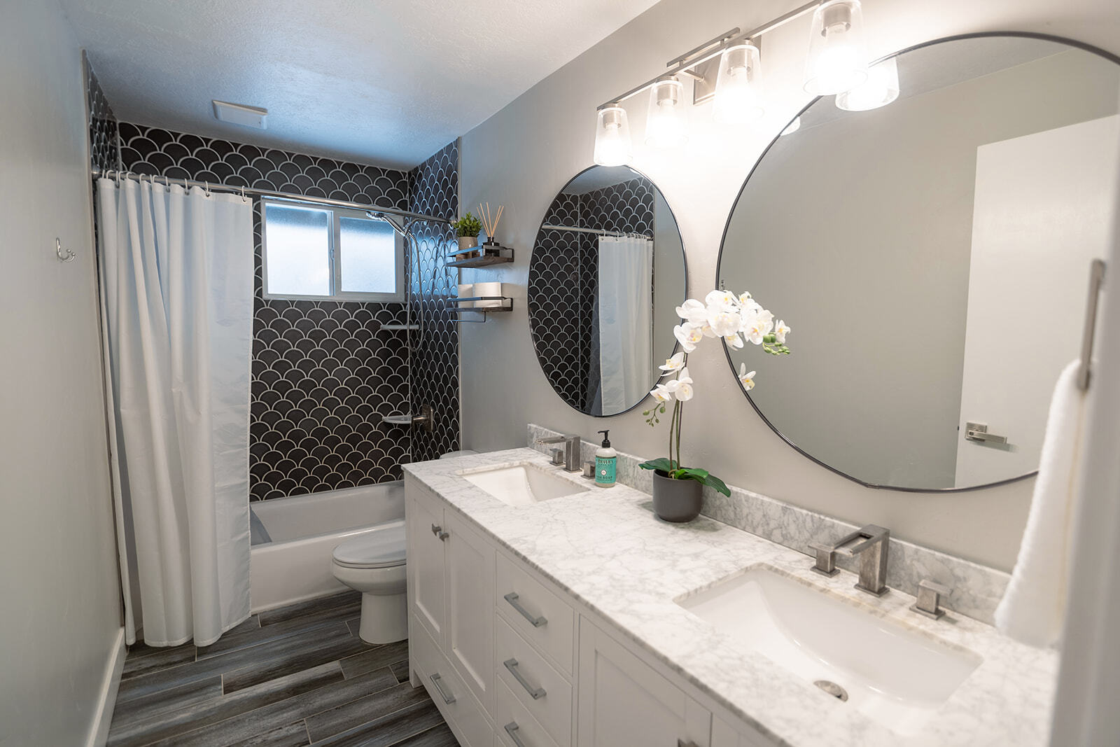 Building Photo - 894 E 840 N