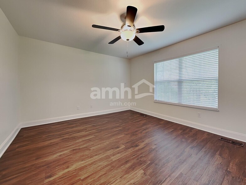 Building Photo - 5412 Singh Ln