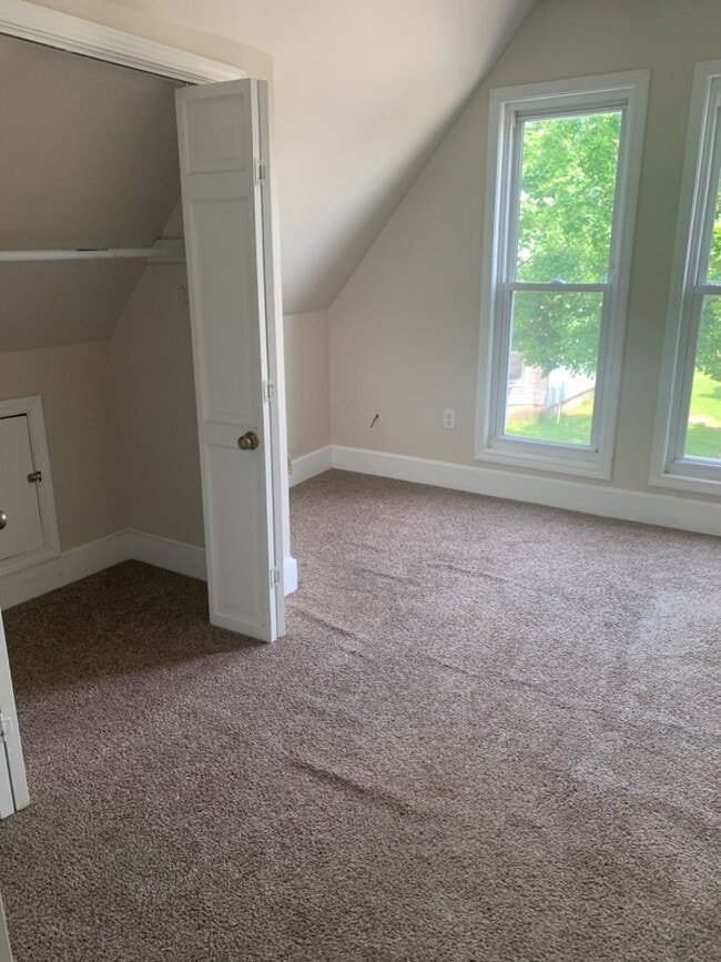 Building Photo - 606 California St