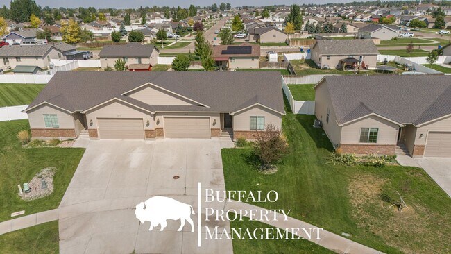 Building Photo - 4215 Roy Cir