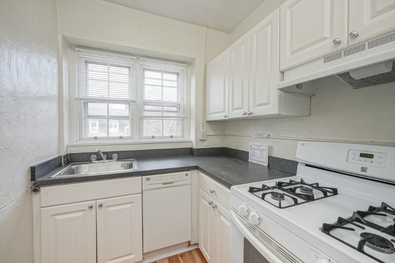 Building Photo - 671 Franklin Pl