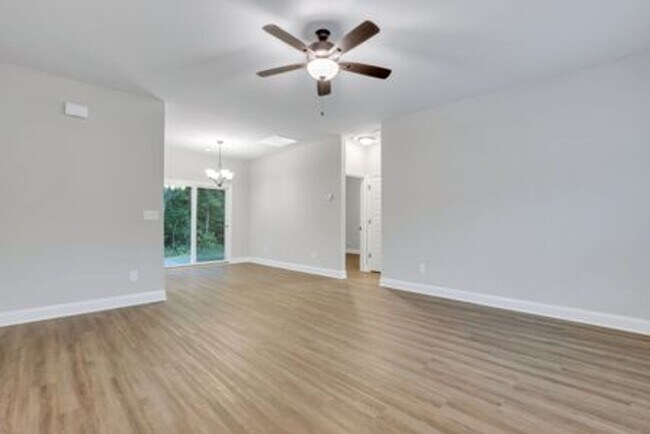 Building Photo - 135 B Smithfield Dr