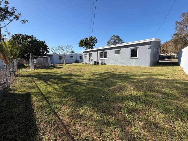 Building Photo - 9240 Nautilus Dr