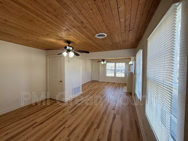 Building Photo - 5149 S 36th W Ave