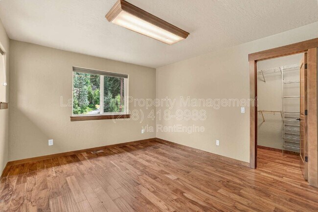 Building Photo - 8668 N Stable Trace Ct