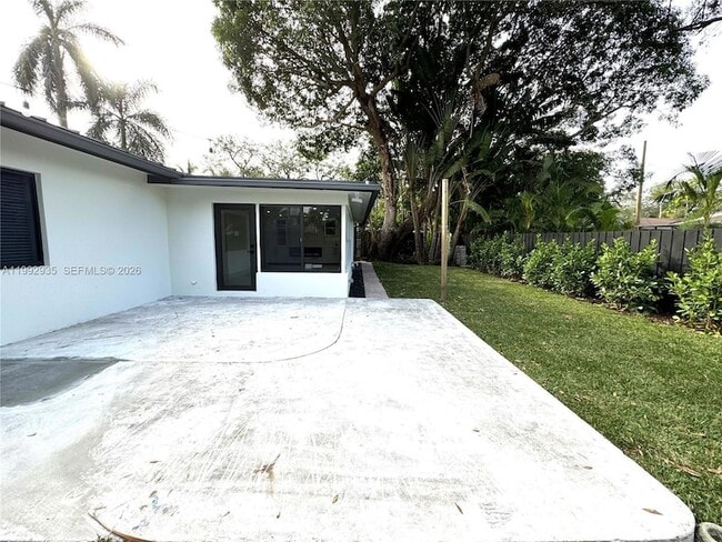 Building Photo - 1341 SW 10th St