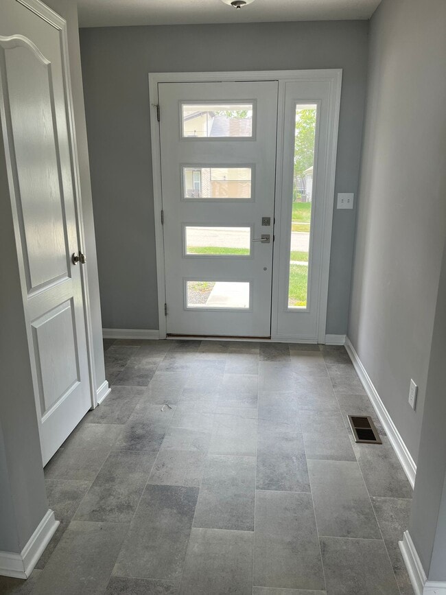 Building Photo - 2018 Poloview Pl