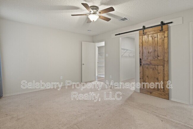 Building Photo - 536 Del Mar Dr