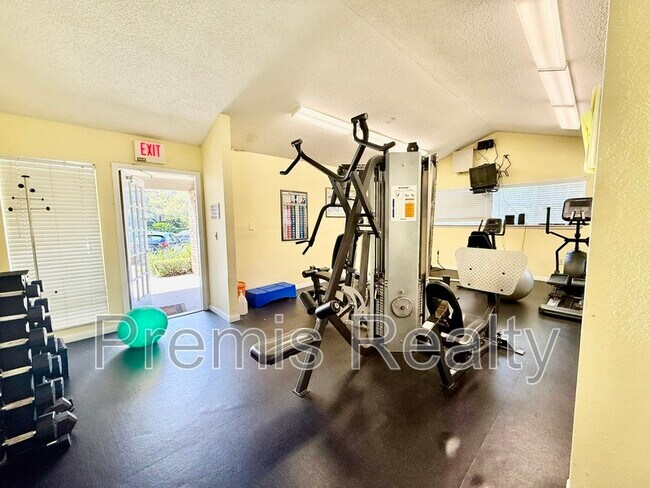 Building Photo - 2500 Winding Creek Blvd