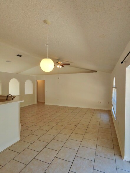 Building Photo - 19 Leidel Dr