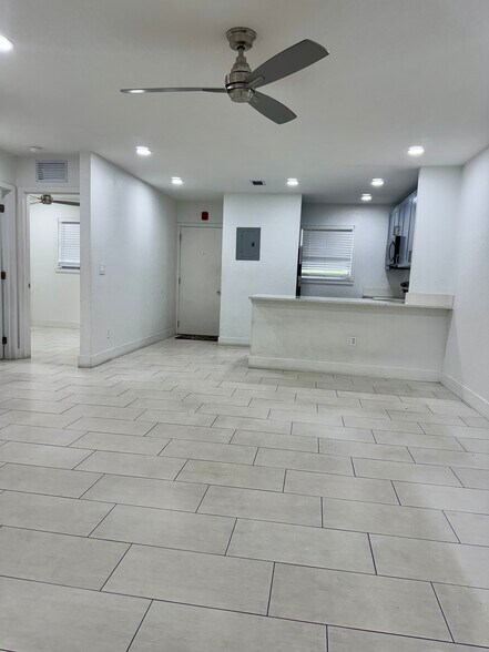 Dining / Living Room - 17255 SW 95th Ave