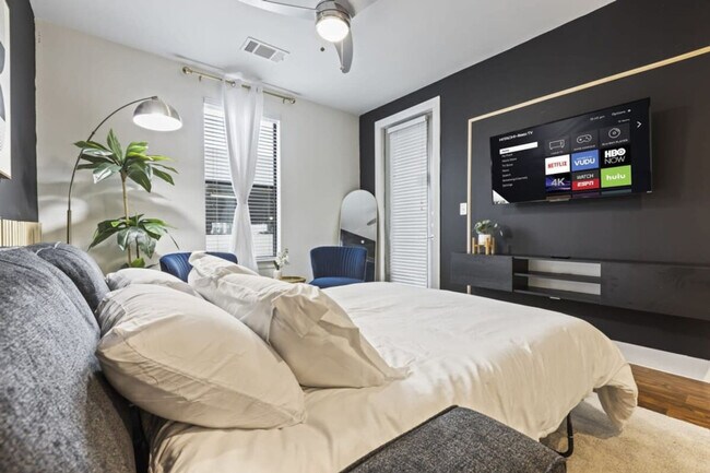 Building Photo - 5720 Town and Country Blvd