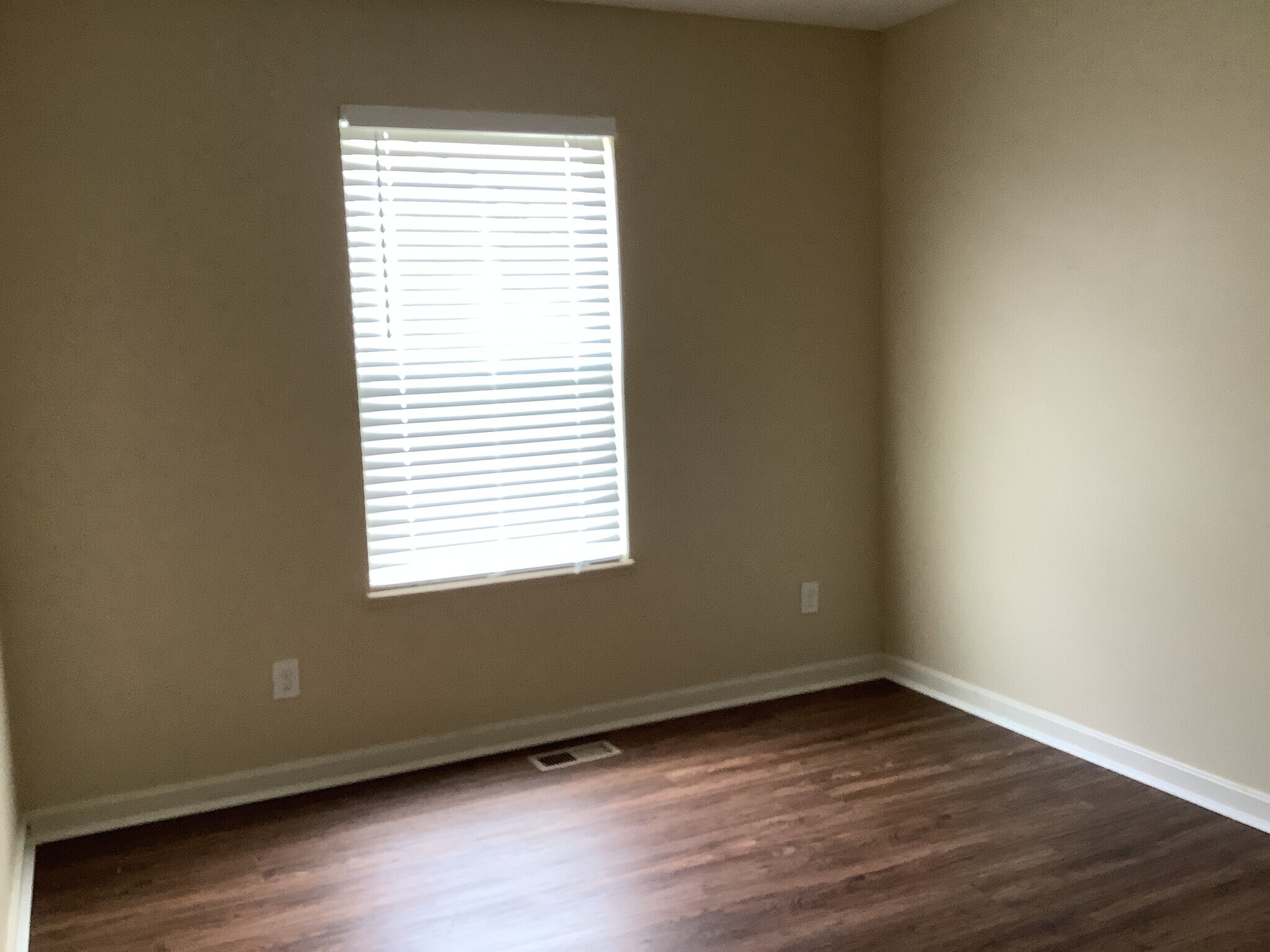 Building Photo - 924 Fresno St