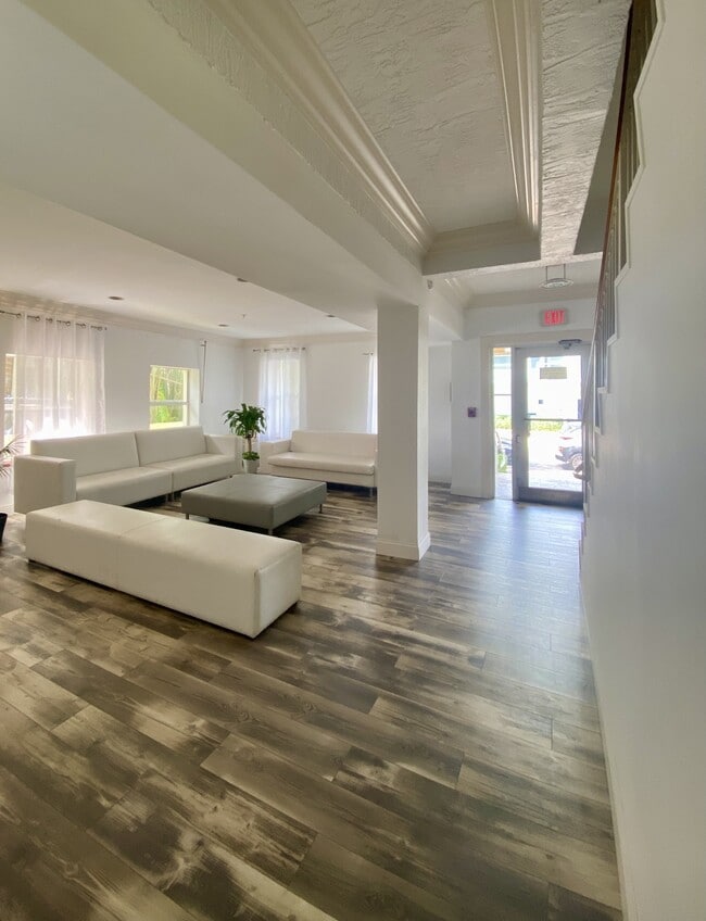 Building Photo - 1521 Lenox Ave