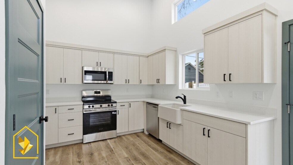 Building Photo - 3182 S Imperial St